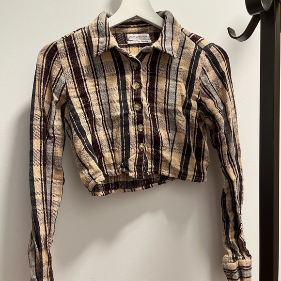 Urban Outfitters S-P crop blouse